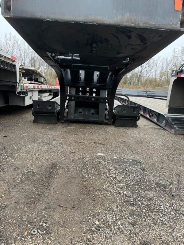 Lowboy-Trailers-Fontaine-60-Ton-52547057.jpg 2022 Fontaine 53ft Lowboy Trailer 60 Ton