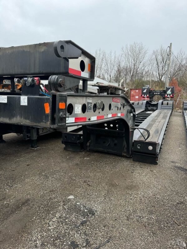 Lowboy-Trailers-Fontaine-60-Ton-52547058.jpg 2022 Fontaine 53ft Lowboy Trailer 60 Ton