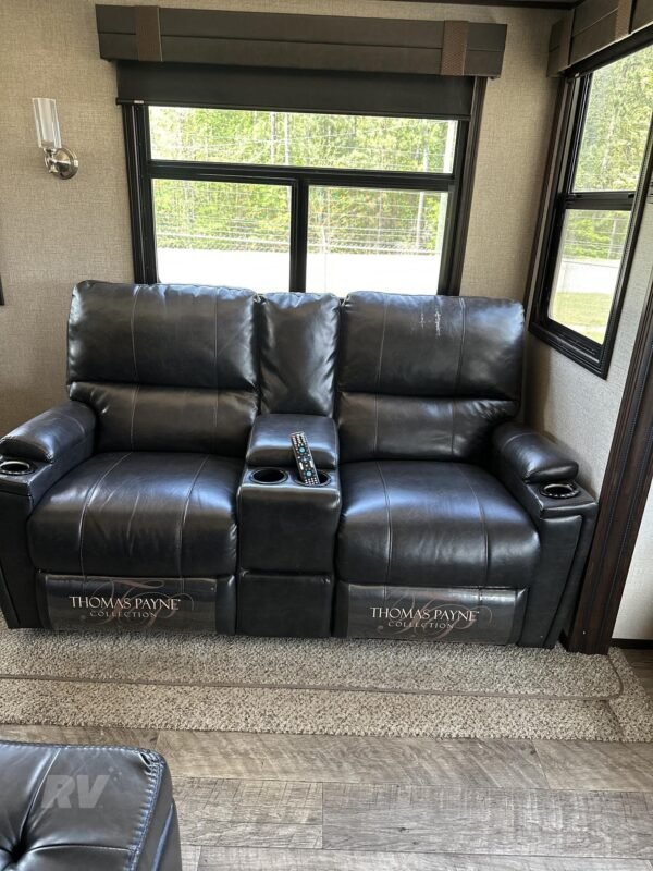 MBV.jpg 2019 JAYCO NORTH POINT 377RLBH