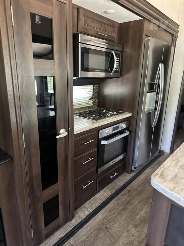 NCVBCV.jpg 2019 JAYCO NORTH POINT 377RLBH