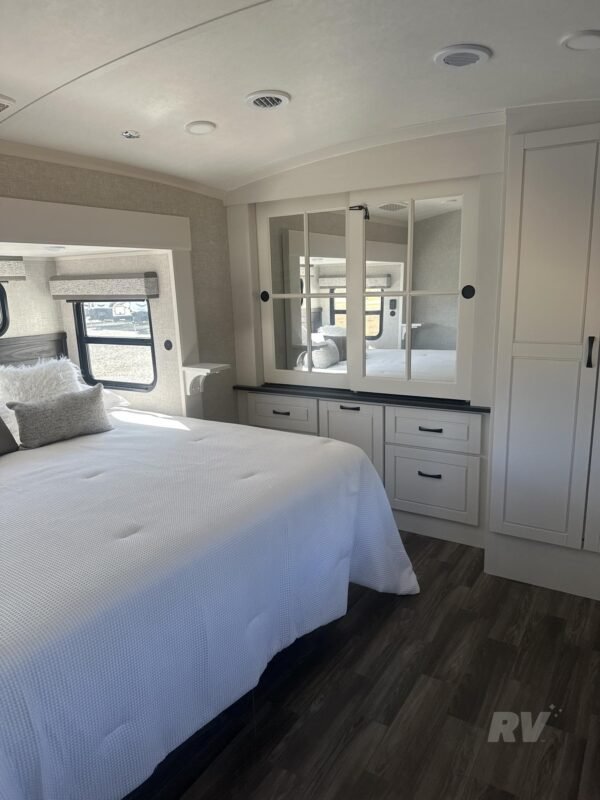 TFV.jpg 2025 JAYCO NORTH POINT 377RLBH
