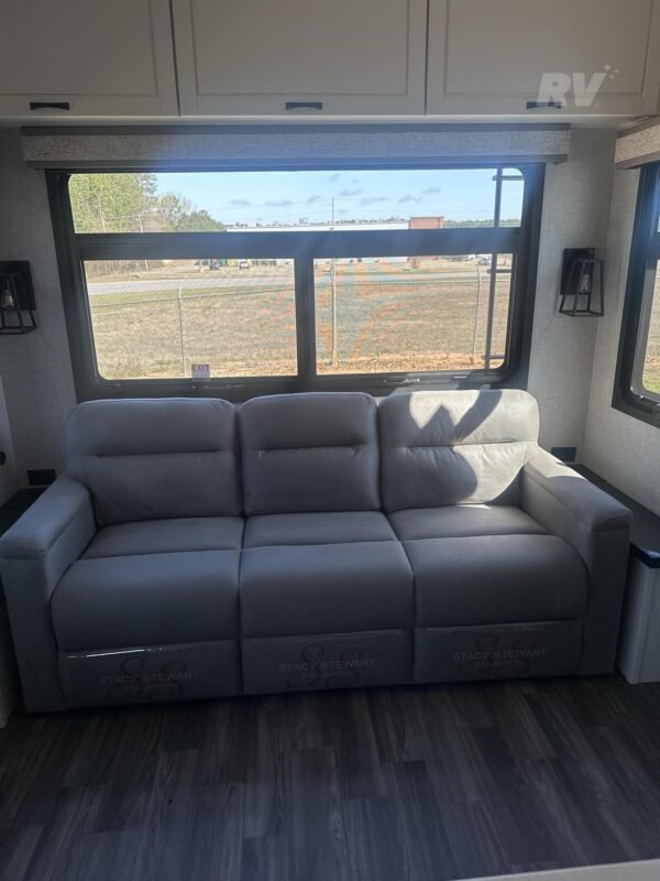 VCGF.jpg 2025 JAYCO NORTH POINT 377RLBH