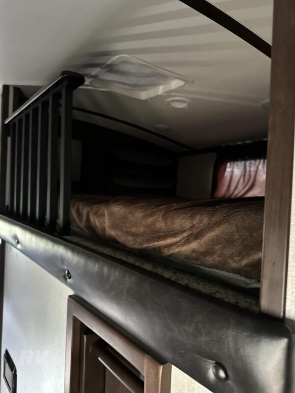 img.jpg 2019 JAYCO NORTH POINT 377RLBH